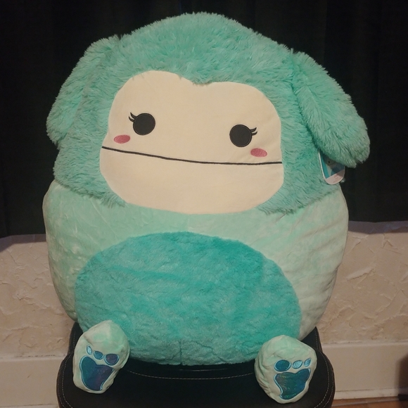 Squishmallows Accessories - Joelle Bigfoot Squishmallow 24"